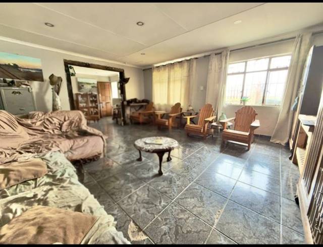 3 BEDROOM HOUSE FOR SALE IN MINNEBRON